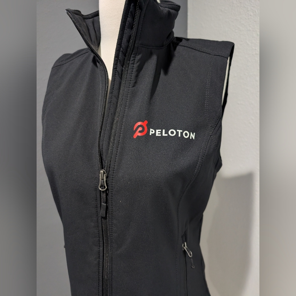 Peloton x Port Authority Black Softshell Vest - Ladies Medium - Full Zip - Picture 2 of 10